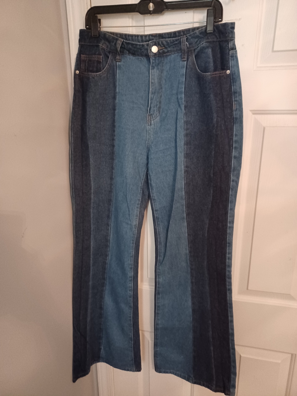 SHEIN Two-Tone Blue Panel Flare Jeans
